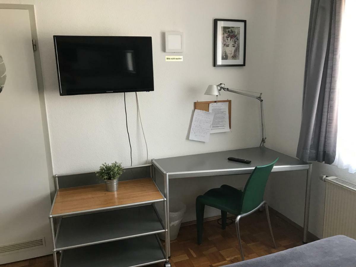 Apartmenthaus Zentrum Komfort Apartments Mit Minikuchen Verschiedener Grossen Kassel Esterno foto