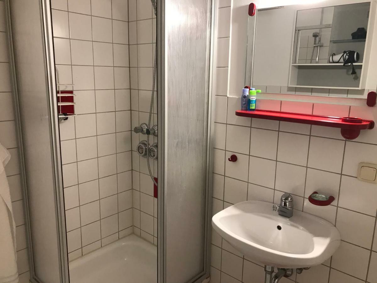 Apartmenthaus Zentrum Komfort Apartments Mit Minikuchen Verschiedener Grossen Kassel Esterno foto