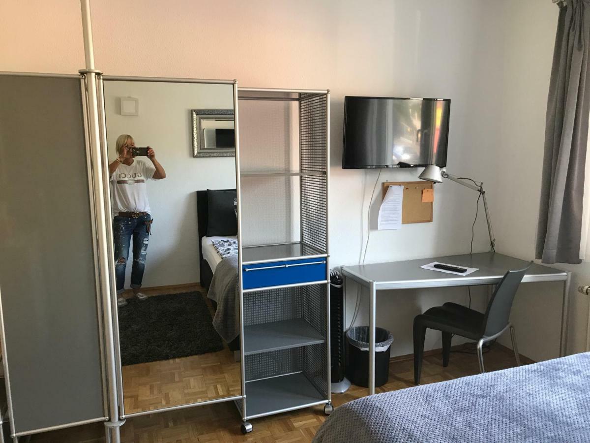 Apartmenthaus Zentrum Komfort Apartments Mit Minikuchen Verschiedener Grossen Kassel Esterno foto