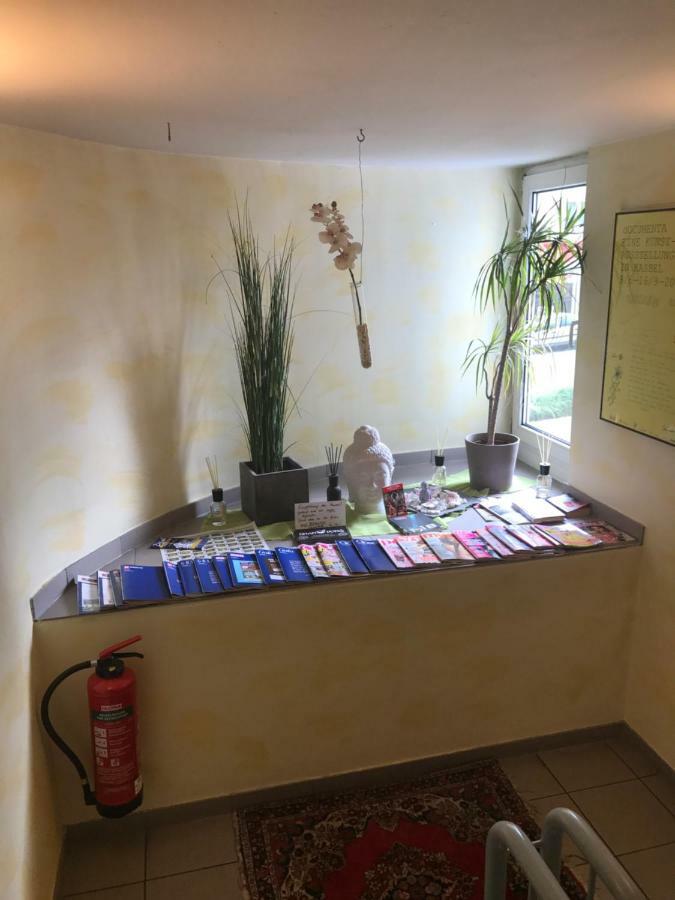 Apartmenthaus Zentrum Komfort Apartments Mit Minikuchen Verschiedener Grossen Kassel Esterno foto