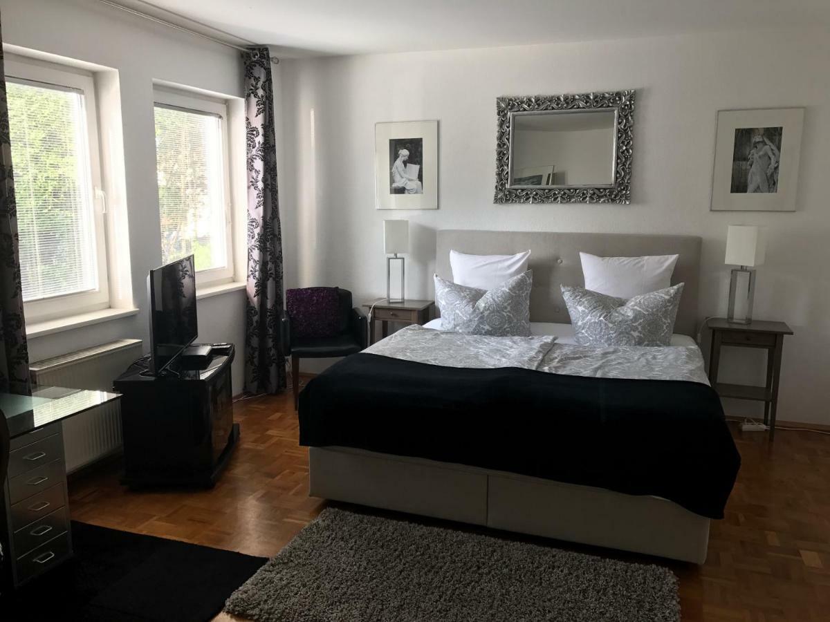 Apartmenthaus Zentrum Komfort Apartments Mit Minikuchen Verschiedener Grossen Kassel Esterno foto